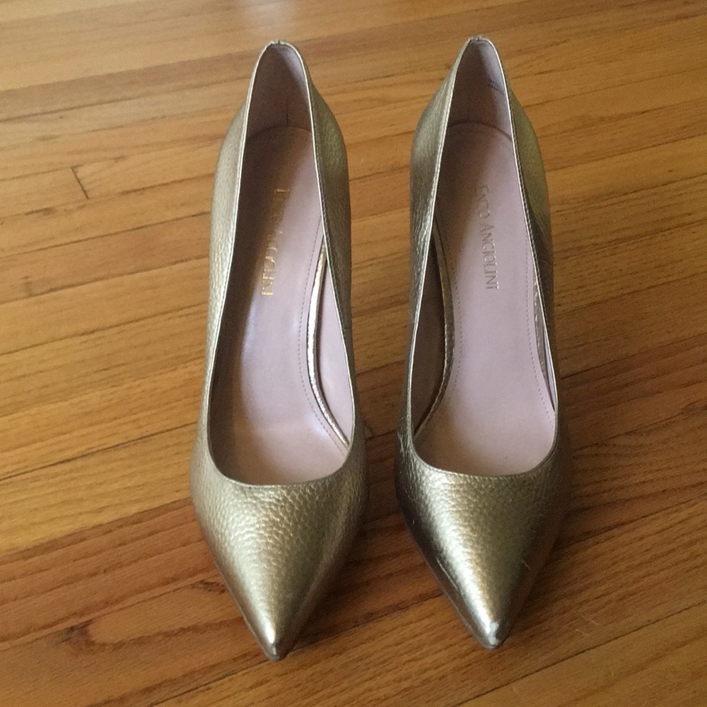 Size 9 Enzo Angiolini gold stiletto heels